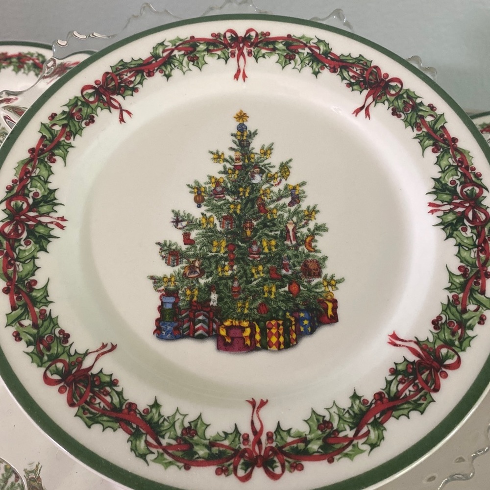 CHRISTOPHER RADKO TRADITIONS HOLIDAY CELEBRATION 8” SALAD DESSERT PLATES SET (4)